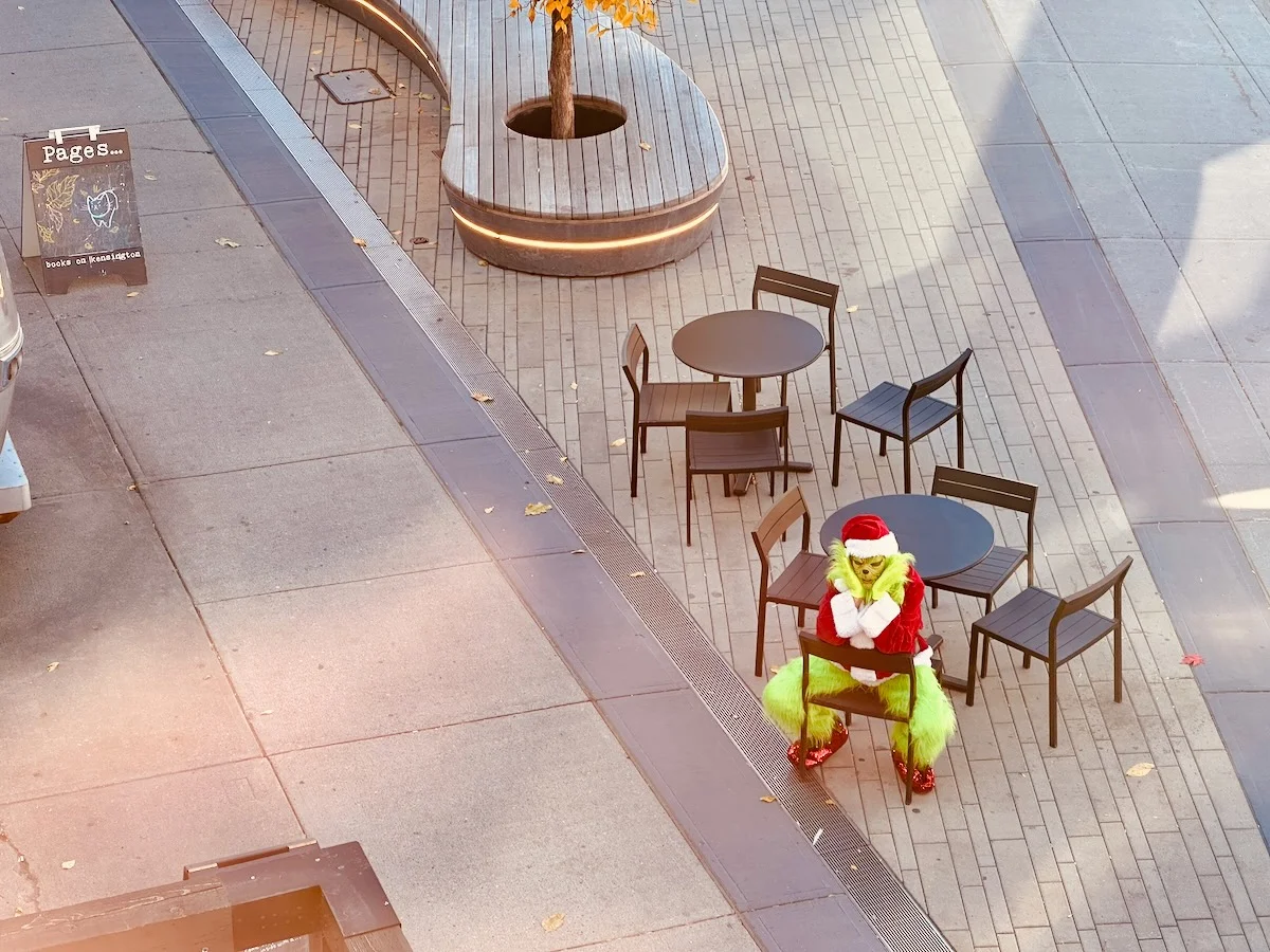 2026-10-18-santa-grinch.webp